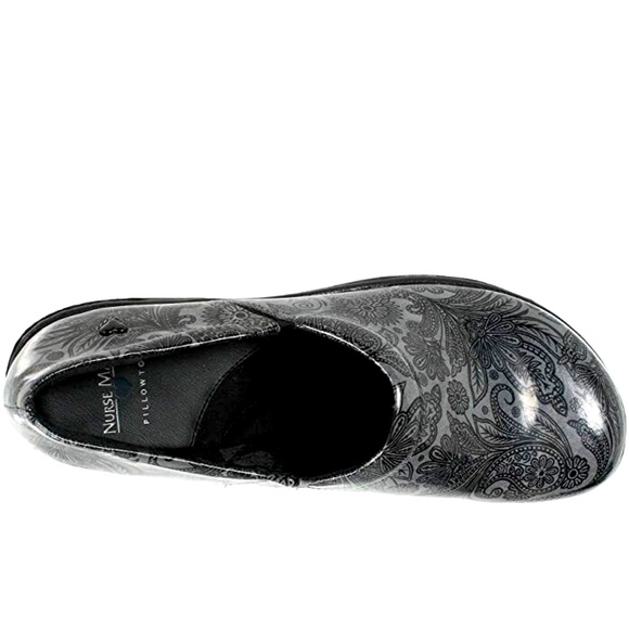 Nurse Mates BRYAR Pillow Top Clogs Black Dark Grey Paisley
Patent Size 10 Wide - Picture 3 of 16